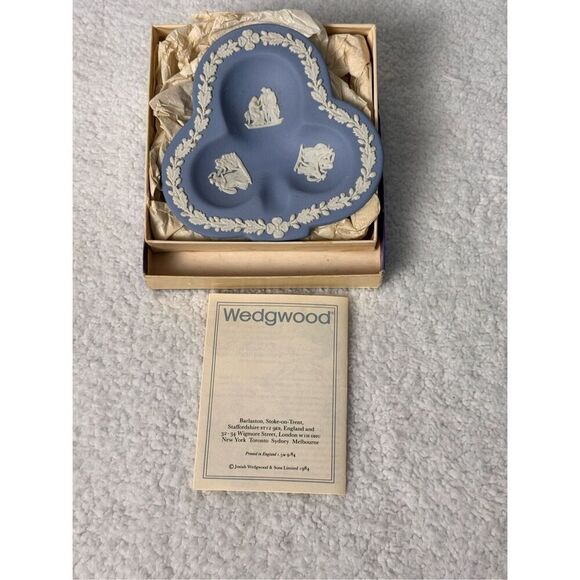 Wedgwood Blue Jasperware Clover Tray/Vintage in Original Box - Picture 2 of 16